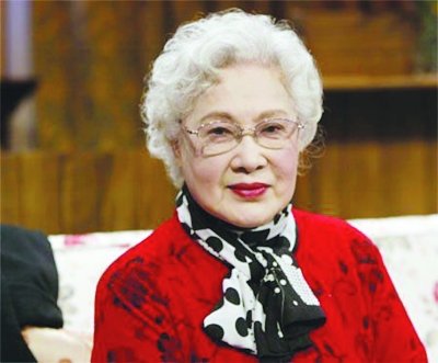 话题从电影展开,秦怡透露她正准备拍一部新片