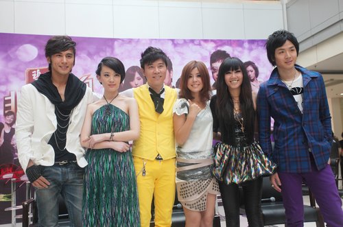 《非同凡响》15强亮相 张含韵等被称回锅肉