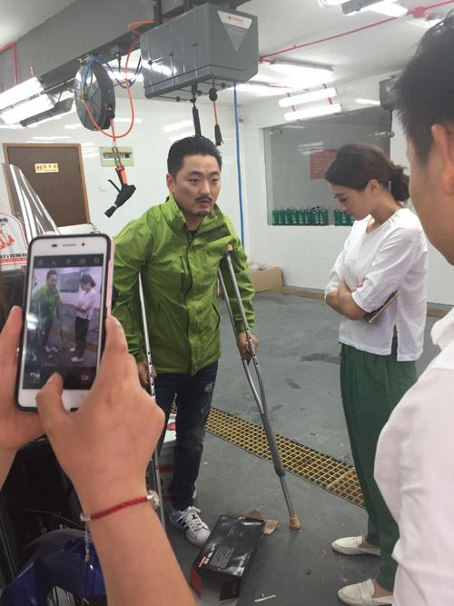 海生自导自演MV 上演十年后的自己