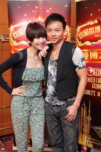 蔡少芬、张晋夫妻做客节目 公布&ldquo;造人&rdquo;生四个
