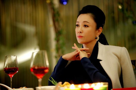 《只因单身在一起》热播 傅艺伟变身霸道女总裁