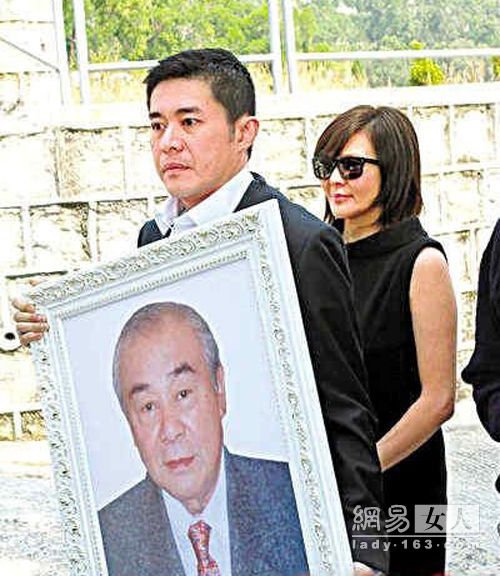 近年移居美国的前女演员 张冰茜 