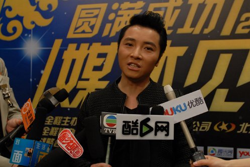 黄鹤翔力邀谢娜出演《九妹》 再现当年盛况 _