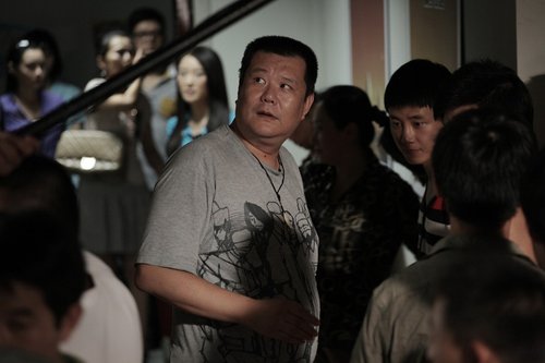 楼健导演新作剑指传销 斯琴高娃卧底《杀熟》