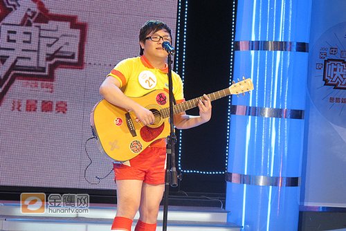 快男最个性选手“孩子王”受赞 评委力挺进决赛