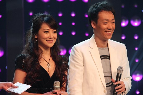 《老马家的幸福往事》首映大典 陈紫函幸福献