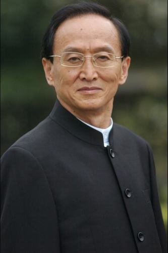 电视剧《沃土》央视热播 舒耀瑄变身失足学者