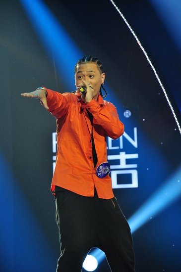 《天籁之声》选手有风格 成都辫子哥终获晋级
