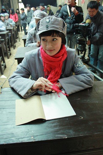 阎娜风头强劲 三部大戏同时入围“飞天奖”