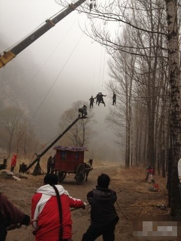 《功夫乾隆》热拍 剧组冒严寒敬业赶戏感动观众