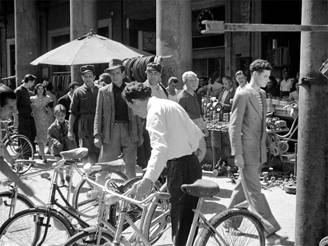 偷自行车的人:二战后,无数意大利人当掉床单