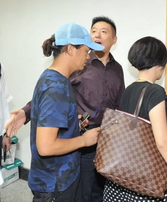 王宝强借款打官司？律师:间接表示财产被女方控制