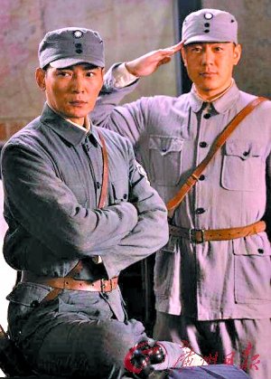 焦恩俊孙菲菲着戎装 演绎新四军情侣爱情故事