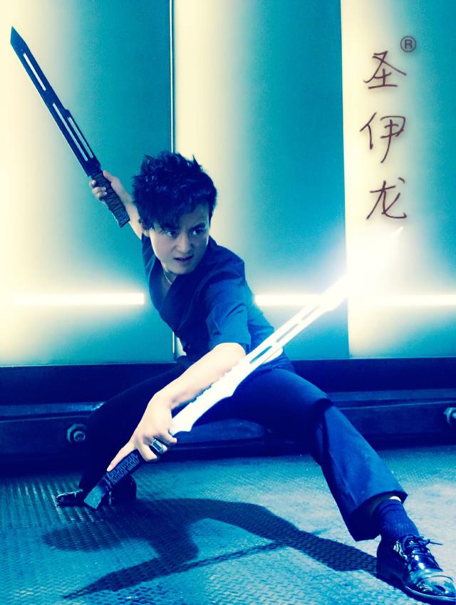 圣伊龙主演功夫电影《战龙》直捣人贩窝