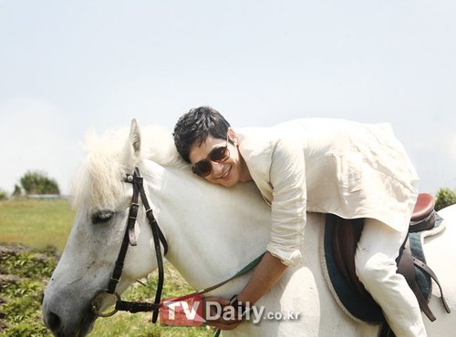 《咖啡屋子》牧场取景 姜志焕恩静共赴济州岛