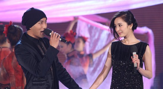 杨幂当选国剧盛典推广大使 有望正式宣布婚讯