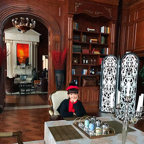 王艺哲《凉生》杀青 鬼马精灵演绎痴情八宝