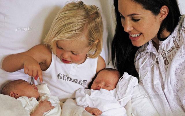 安吉丽娜·朱莉与布拉德·皮特法国结婚 终成