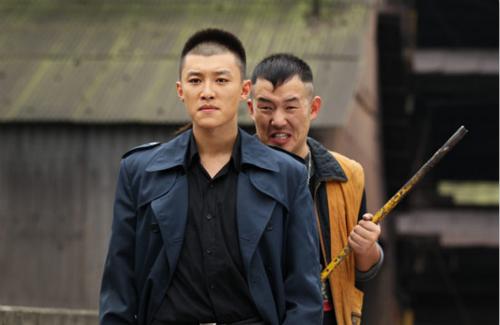 《拥抱星星的月亮》热播 代旭街霸变校霸