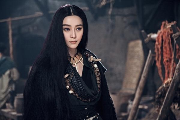 范冰冰挑战<em>新版</em><em>白发魔女</em> 至情至性因爱疯魔_