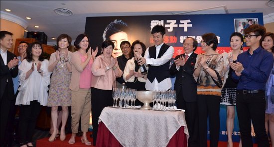 刘子千发新专辑《感动》 父亲刘家昌全程监制