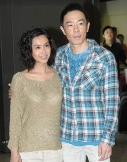 黄贯中自曝爱女与獒分居 答应朱茵补摆结婚酒