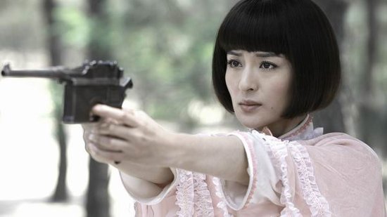 火红七月,由赵浚凯执导,于越主演的又一部红色题材电视剧《战雷神》