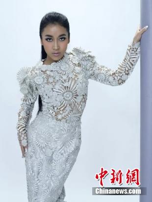 山寨吉克隽逸与本人相似度高 出场唱3首歌收1