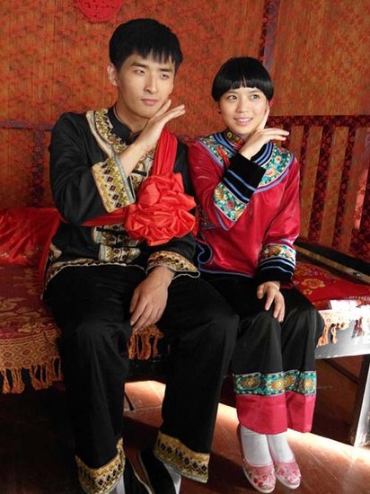 至上励合张远首演烈士 全组现场风靡Lucky舞