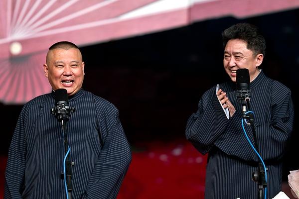 郭德纲坎坷春晚路:冷嘲热讽到一颗红心无人识_娱乐_腾讯网