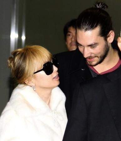 滨崎步离婚申请书被受理 户籍上竟一直单身