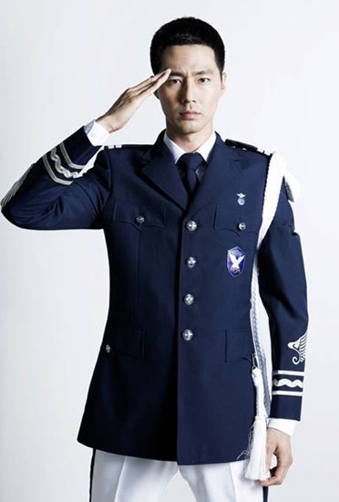 赵寅成获得空军参谋总长的表彰 4日正式退伍