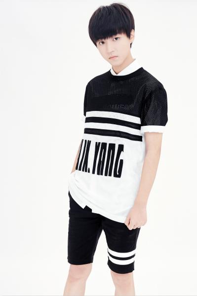 王俊凯今日举办17岁生日会 与粉丝一同度过_娱乐_腾讯网