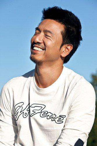 陈保元演绎都市“高富帅” 多款造型玩味十足