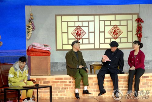 独家:赵本山《同桌的你》首次亮相 彩排留包袱