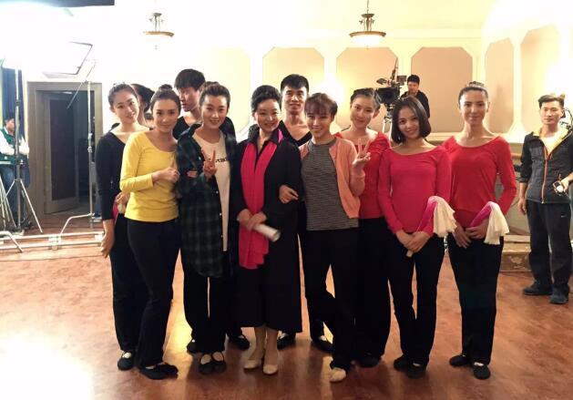 《食全食美》闫佳颖演绎孤独与坚强别样女海龟