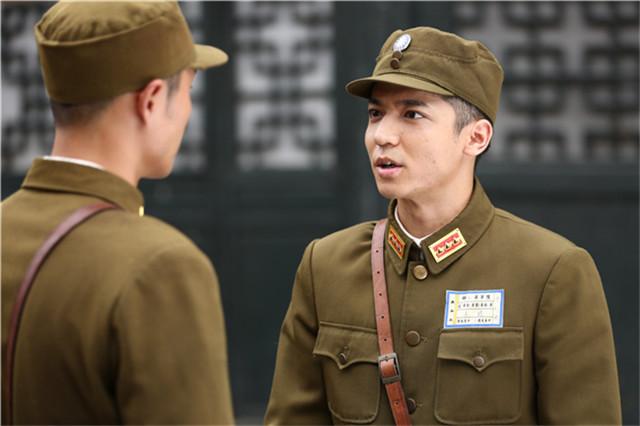 “铁血版吴彦祖”何育骏：相信拼演技能走更远