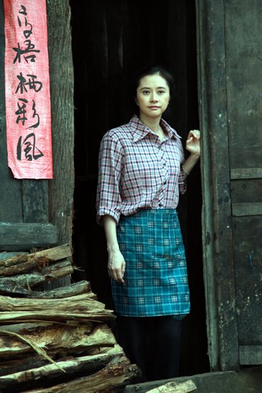 何美钿助阵公益秀演技 《飞扬的青春》颠覆形象