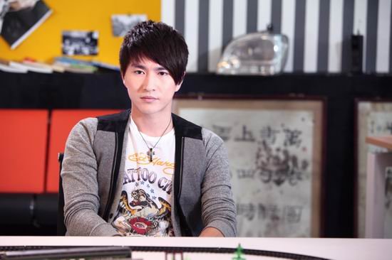 陆昱霖《青春风暴》“暖男”转型 变冷酷富二代