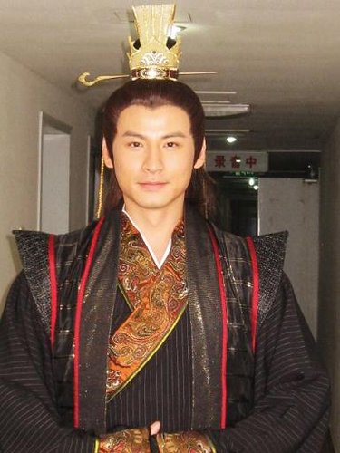 钱泳辰拍古装狰狞17小时