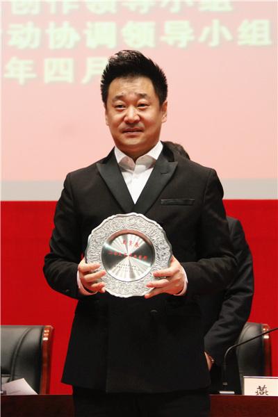 王景春实力再度受到肯定 上海获文艺家荣誉奖