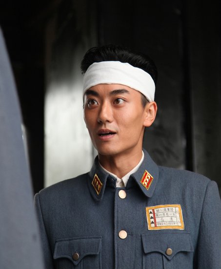 陈月末摆脱“惶恐”心态 演《义者无敌》入戏深
