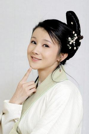  孙菲菲 自导 踩裙 门炒作 揭刚出道时的土气照_大