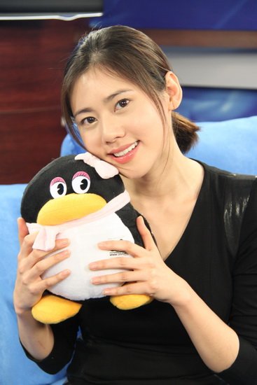 秋瓷炫做客与微博网友互动 宣布未来在中国发