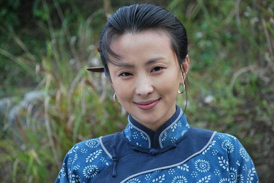 继 电影 ,歌剧,京剧版《党的女儿》之后,电视剧版的