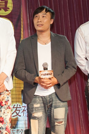 《谁是真英雄》将播 曹瑞给小沈阳当“跟班”