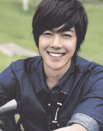 金贤重复出歌坛发威 专辑销量两周突破10万