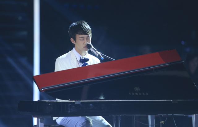 《好歌曲》王思远变钢琴王子 网评魅力超都教