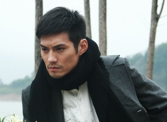 严宽《生死迷局》绝地反击 能文能武显演技