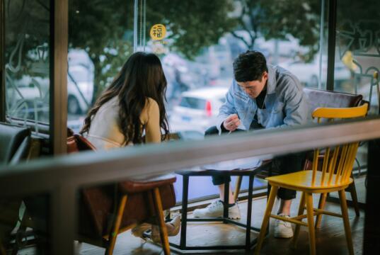 图拉古执导电影《青春后驱动》 温情幽默正能量